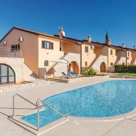 Casa Lara Kastelir